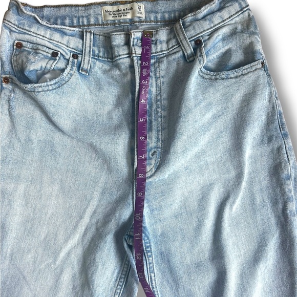 Abercrombie & Fitch Ultra High Rise 90’s Slim Straight Jeans Light Wash 27/4 L - Picture 12 of 16